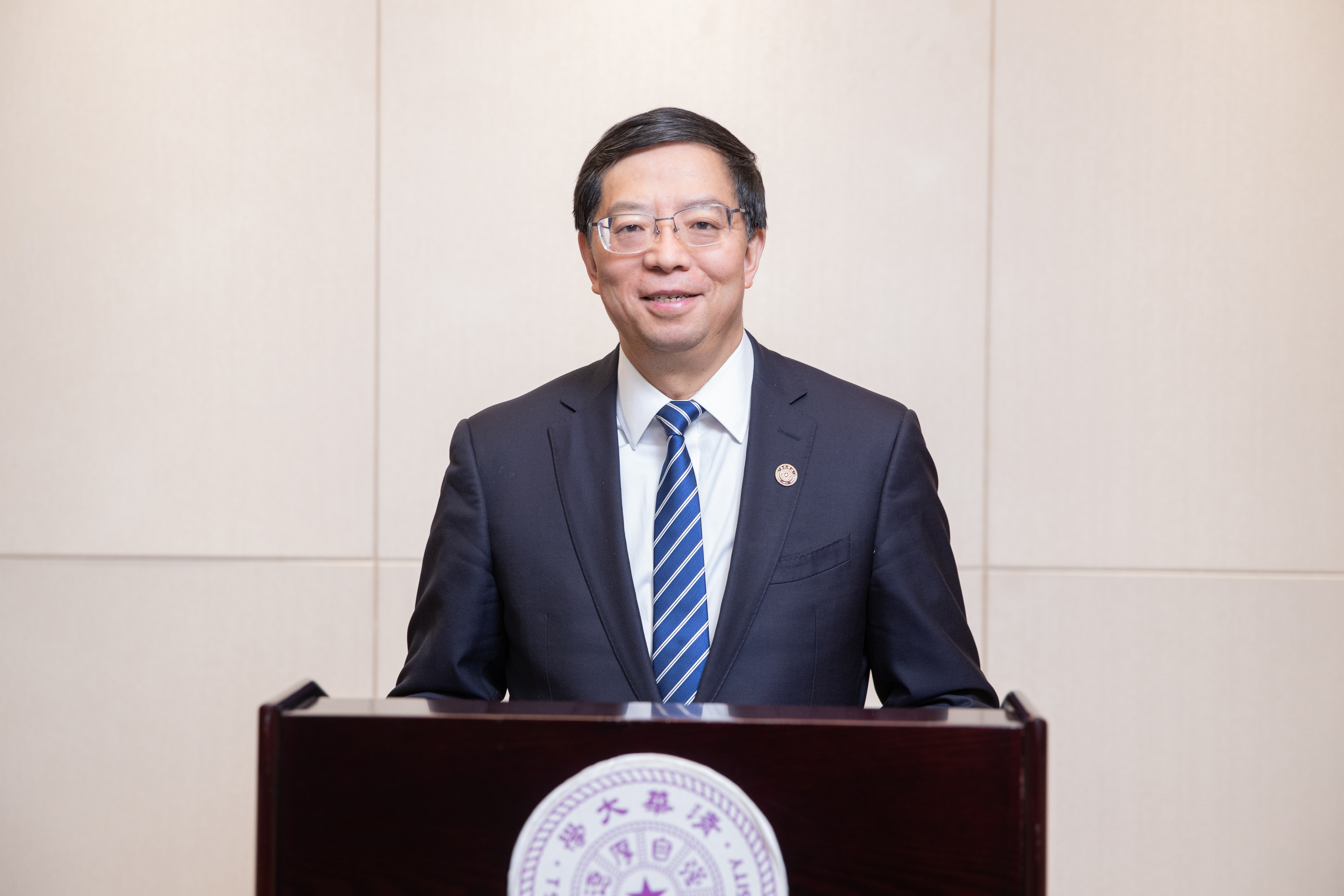 20211203-世界慕课联盟理事会-视频截图-世界慕课联盟创始主席、心博在线登录入口校长邱勇致辞jpg