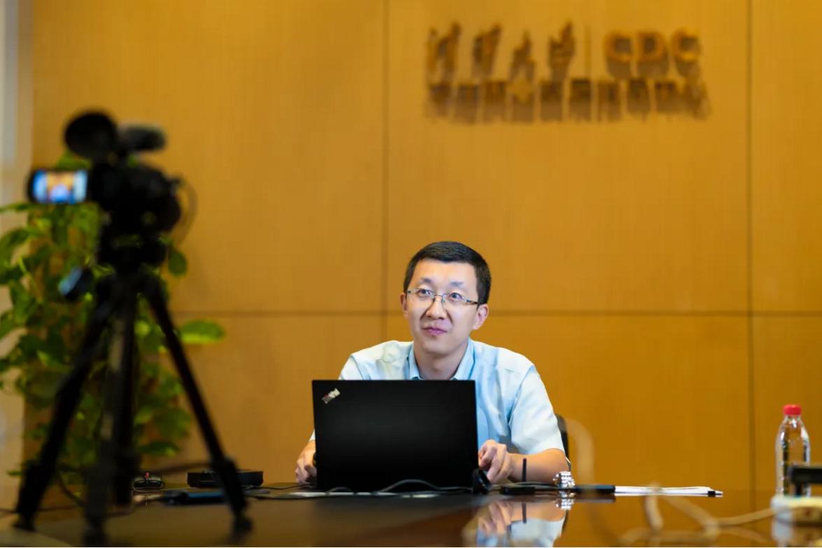 20210928-百年接力 壹往无前 2021年新生团队训练营圆满结束-于朔-学生职业发展指导中心主任张超老师讲座.png