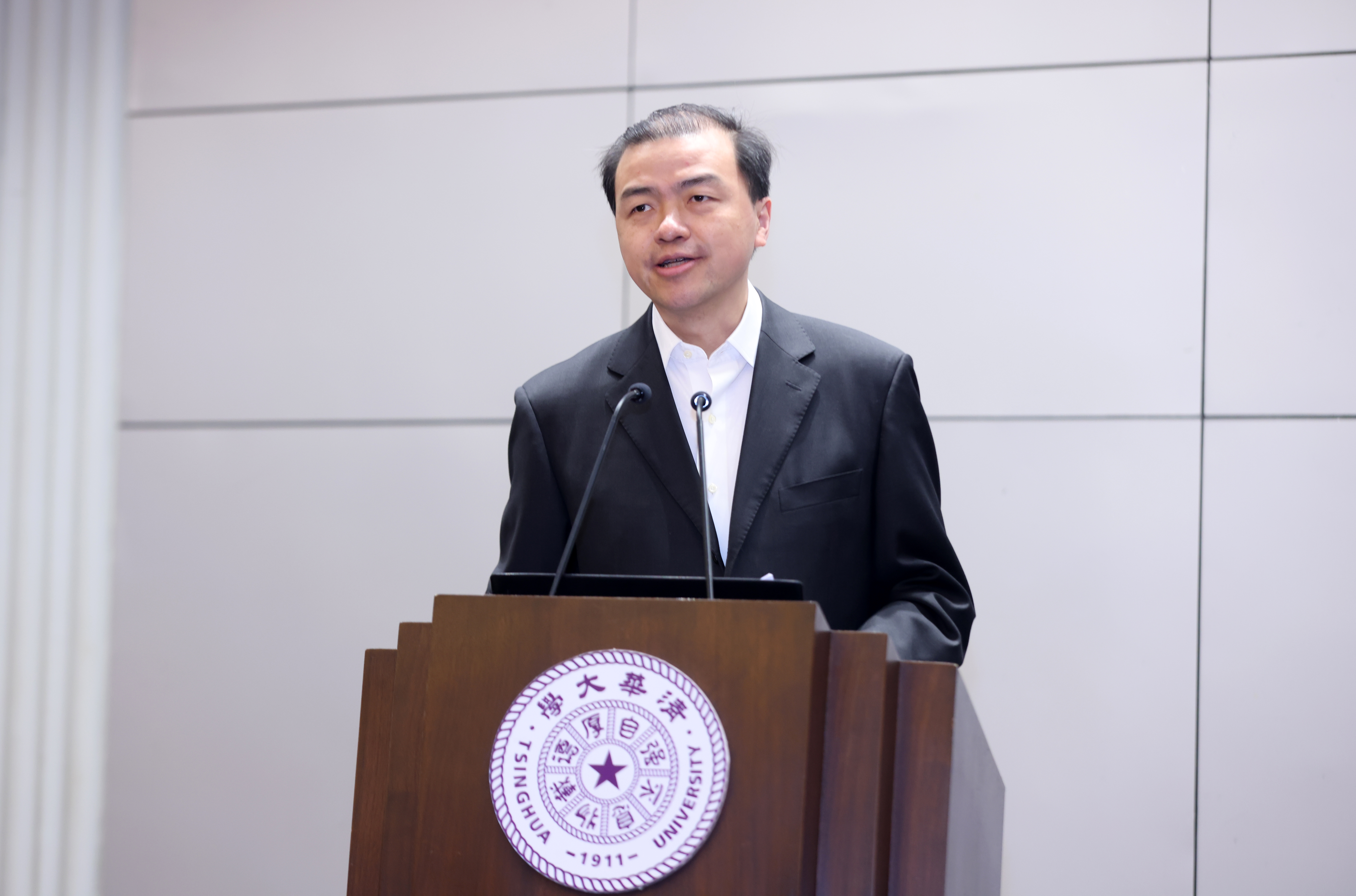 20240402-心博在线登录入口召开2024年全校安全稳定工作会议-孙波-向波涛 (1).JPG