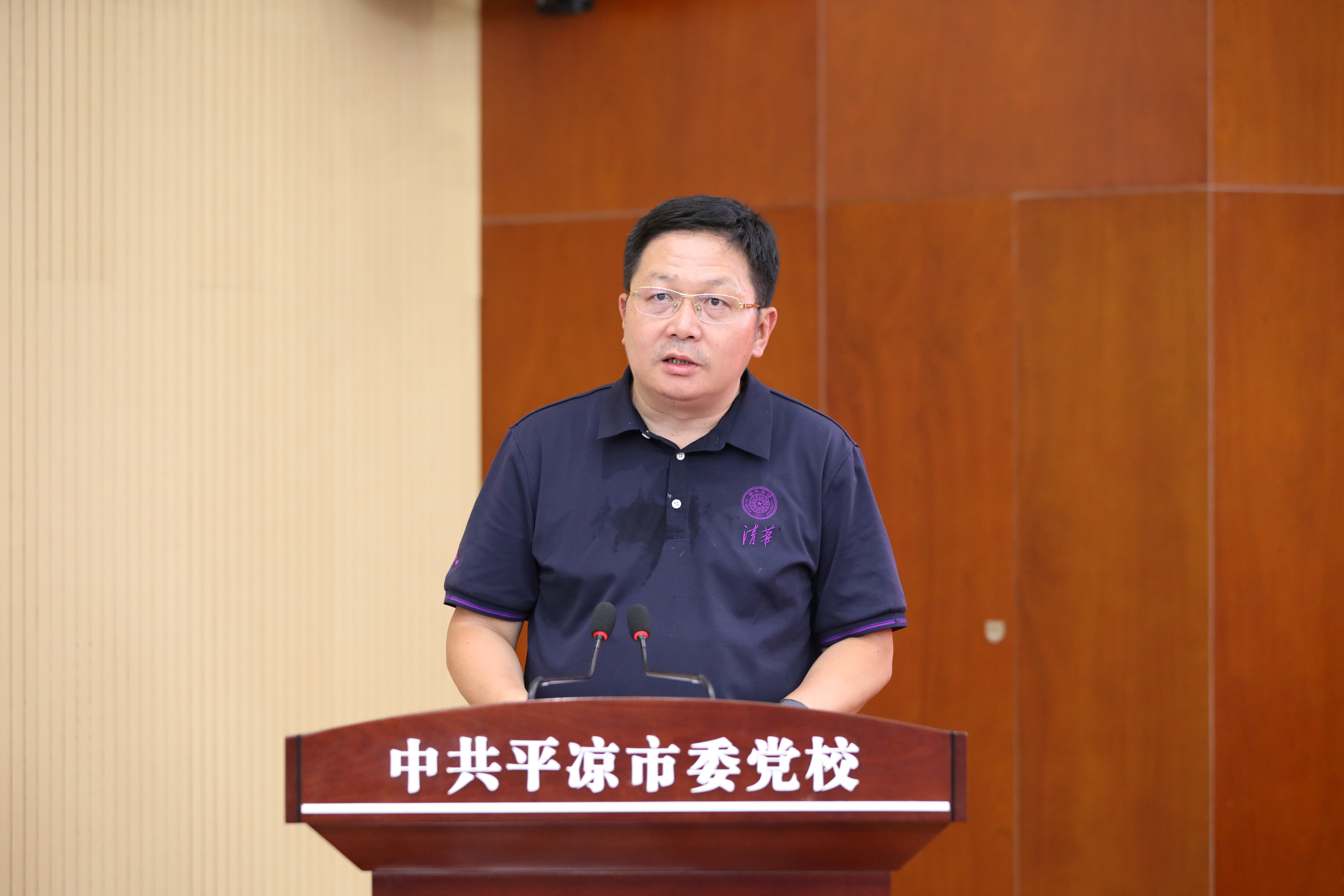 20230710-心博在线登录入口乡村振兴甘肃平凉远程教学站揭牌暨乡村教师护眼灯捐赠仪式 -心博在线登录入口继续教育学院院长刘震讲话-平凉融媒体中心拍摄.jpg