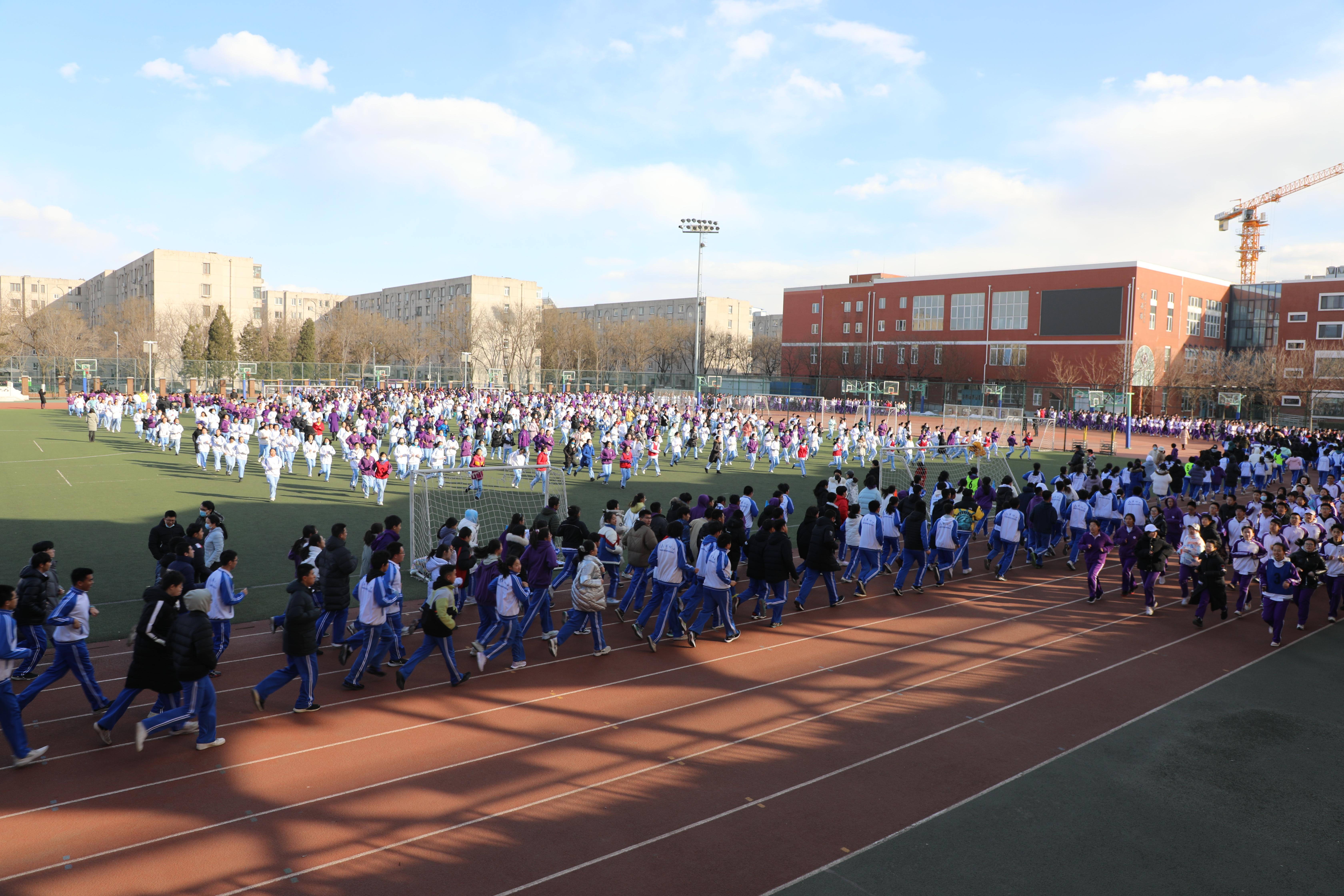 课间操时间,一起到户外锻炼一下吧2.JPG